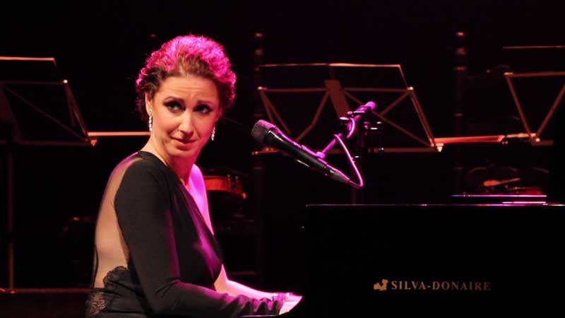 Pianistin-Laura-de-los-Ángeles