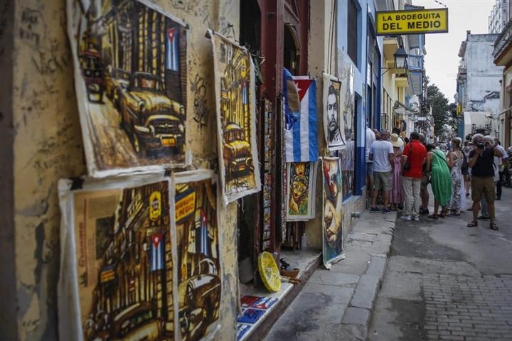 turismo habana street