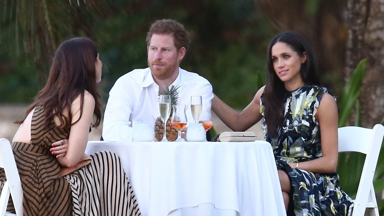 Der Besuch von dem Prinz Harry in Jamaika legt den Luxus der Insel dar