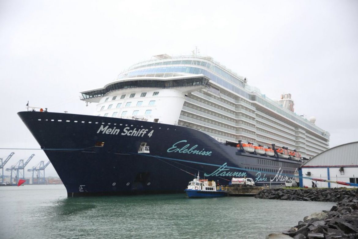 TUI Kreuzer läuft in Panama zum ersten Mal ein