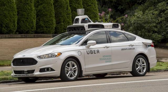 Uber lanciert die Reisen mit Autos ohne Fahrer
