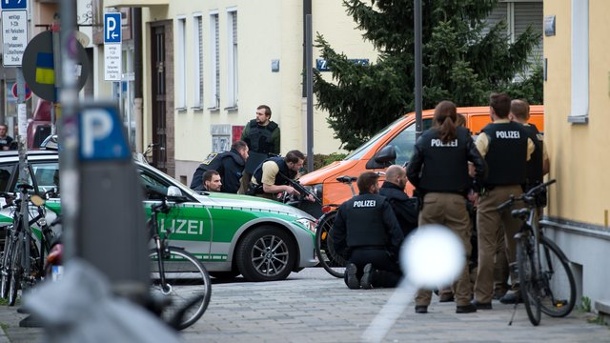 Münchner Polizei bestätigt Tote und Verletzte bei Schiesserei
