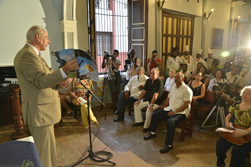 Excelencias Gruppe präsentiert Magazine und Multimedia dem karibische Festival Fiesta del Fuego gewidmet