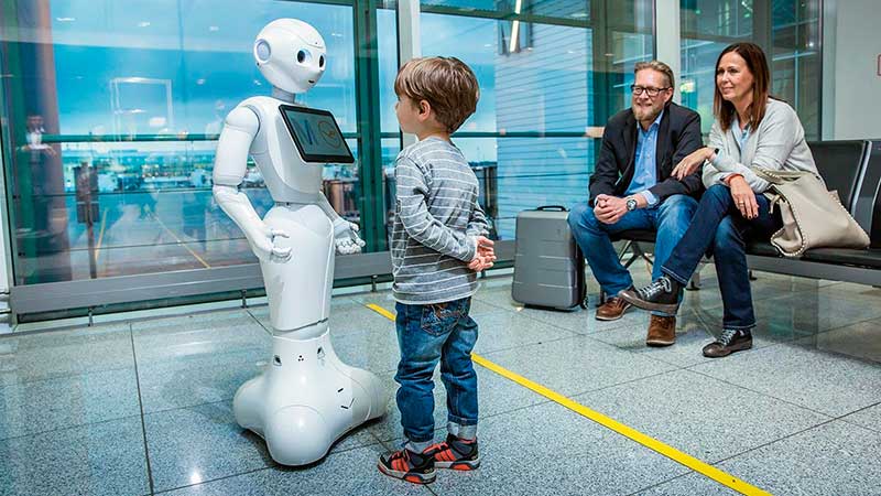 Pepper, der Roboter mit künstlicher Intelligenz von Lufthansa auf dem MUC