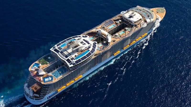 Größter Kreuzer der Welt läuft in Falmouth, Jamaika ein