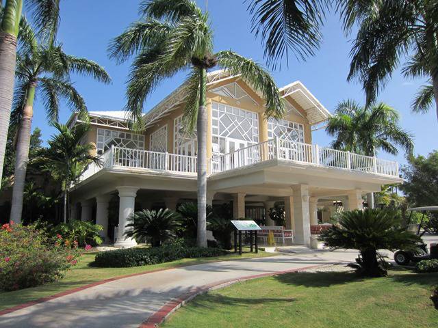 Punta Cana bekommt Preis World Luxury Hotel Awards und Goldmedaille von Magellan
